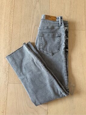 Kensie 'The Allie' High Rise Slim Straight Jeans - Vintage Luxe- Grey Wash